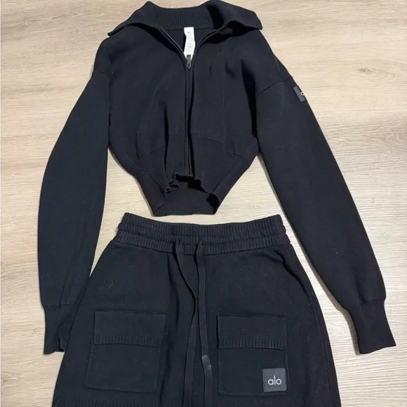 Alo Yoga Scholar Set - Picture 1 of 5